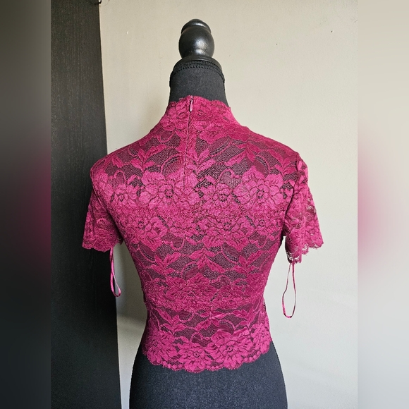 Guess Womens XS Extra Small-Small Burgandy Maroon Lace T Shirt Top - Picture 4 of 9